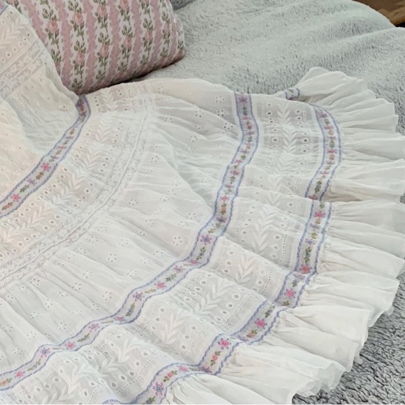 LoveShackFancy Set: Eyelet Top and matching Skirt w/ Floral Embroidery Trim - Picture 4 of 8